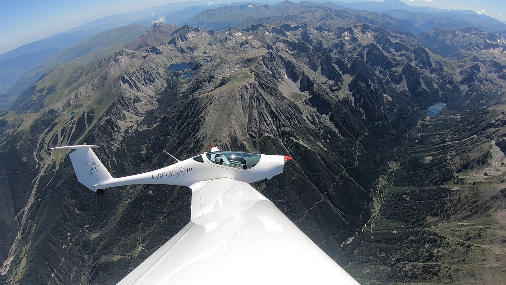 Vol en planeur à moteur dans les Pyrénées avec Croisi Air Vallée Saint Maurici et Encantats Crédit photo @Morgane Monneret