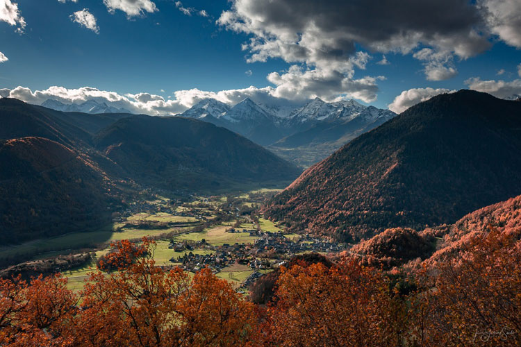 Vallée de Saint Lary en automne  - Propriété de l'agence Outdoor - Pyrénées Trekking