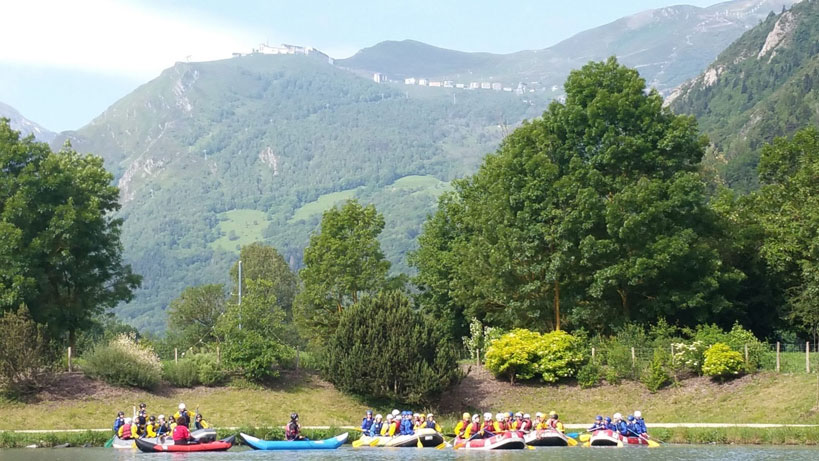 Rafting et kayak dans les Pyrénées. Propriété de Pyrénées Trekking l'Agence Outdoor